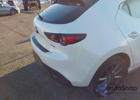 2025 Mazda Mazda3 2.5 S Preferred z USA, uszkodzony, nr VIN JM1BPALM0S1787554